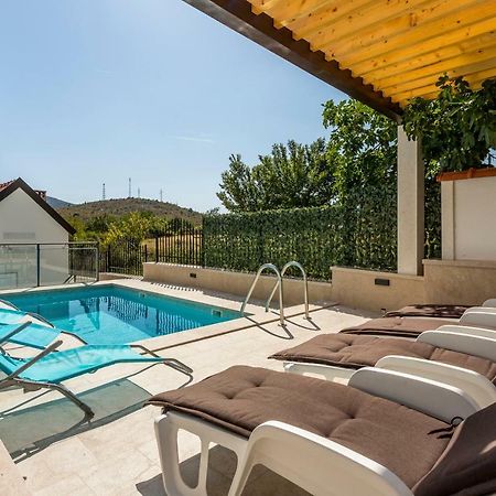 House Luce With Pool Apartment Cisla ภายนอก รูปภาพ