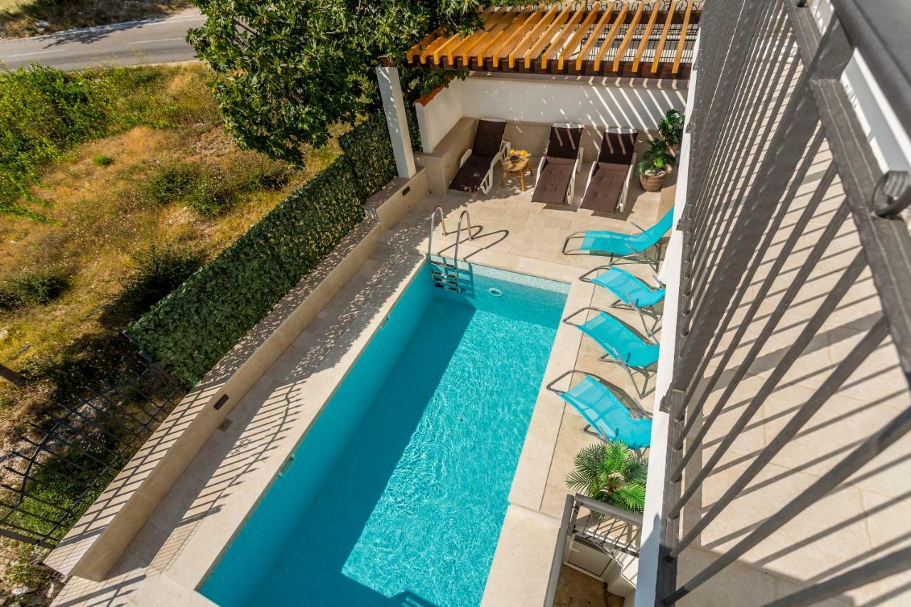 House Luce With Pool Apartment Cisla ภายนอก รูปภาพ