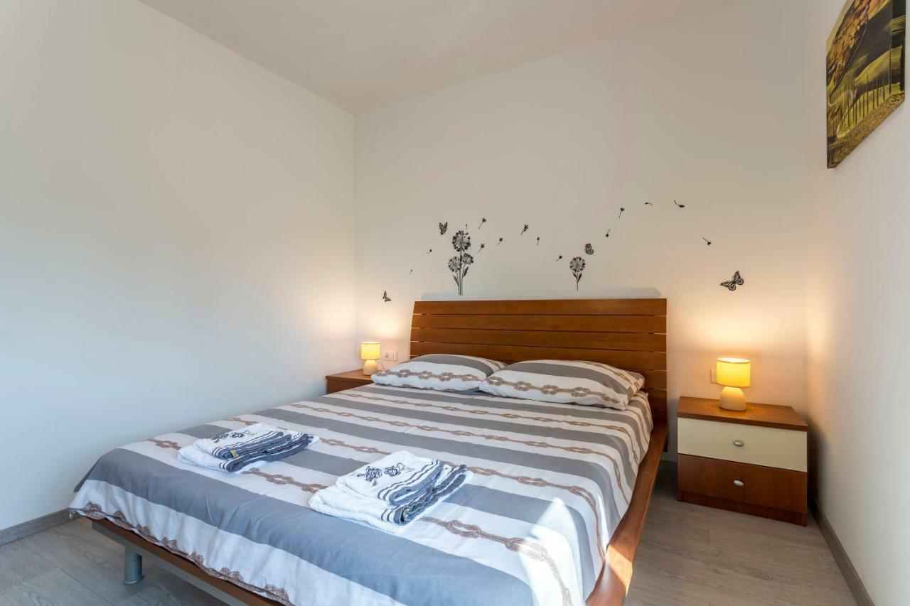 House Luce With Pool Apartment Cisla ภายนอก รูปภาพ